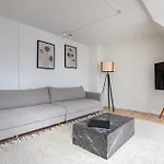 Cozy 2 Bedroom Apartment In Peaceful Neighbourhood