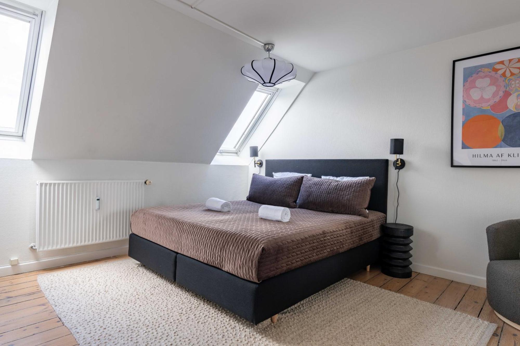Cozy 2 Bedroom In Peaceful Neighbourhood Apartment *